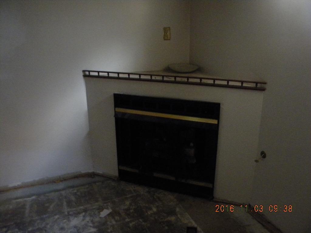 5217 Hawthorne Road Northwest Roanoke, VA 24012 - Photo 16 of 17 HAWTHORE (27)