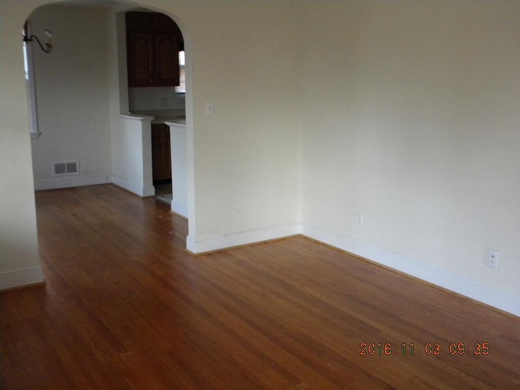 5217 Hawthorne Road Northwest Roanoke, VA 24012 - Photo 3 of 17 HAWTHORE (11)