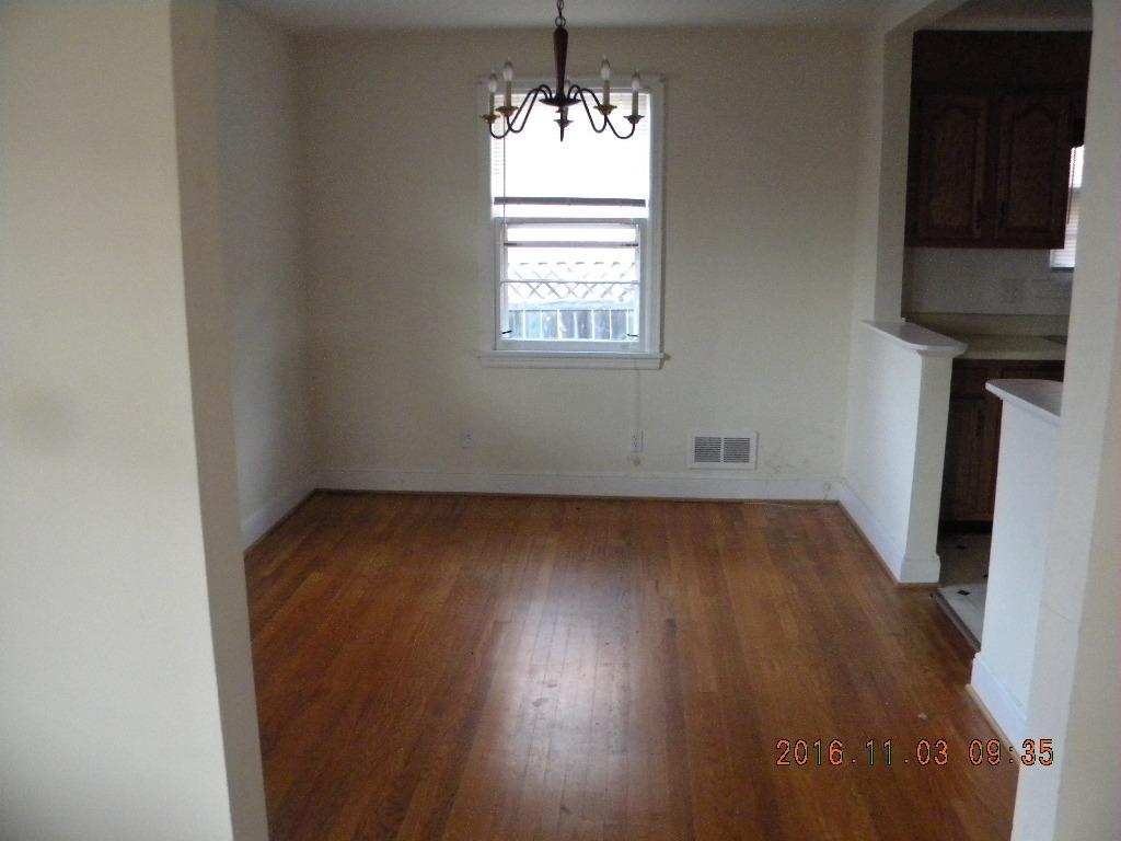 5217 Hawthorne Road Northwest Roanoke, VA 24012 - Photo 4 of 17 HAWTHORE (12)