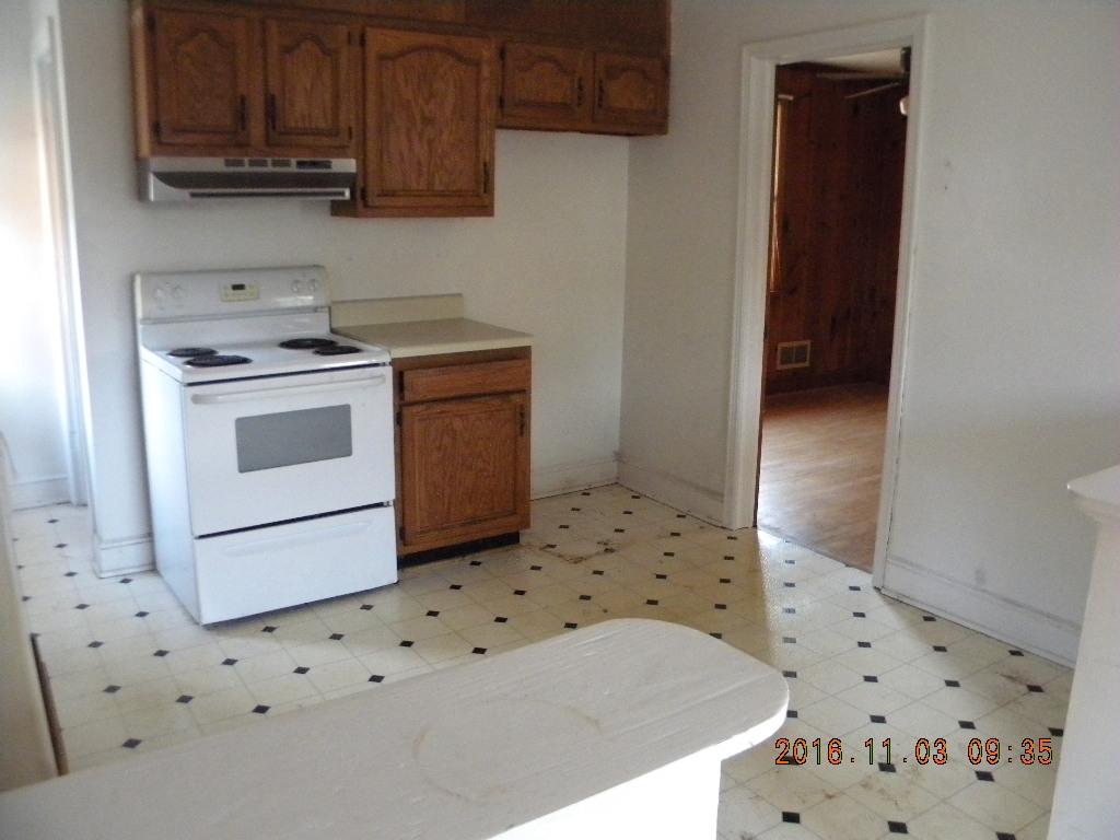5217 Hawthorne Road Northwest Roanoke, VA 24012 - Photo 7 of 17 HAWTHORE (15)