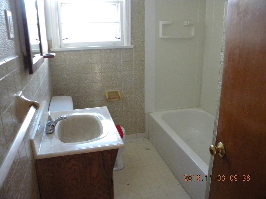 5217 Hawthorne Road Northwest Roanoke, VA 24012 - Photo 10 of 17 HAWTHORE (18)