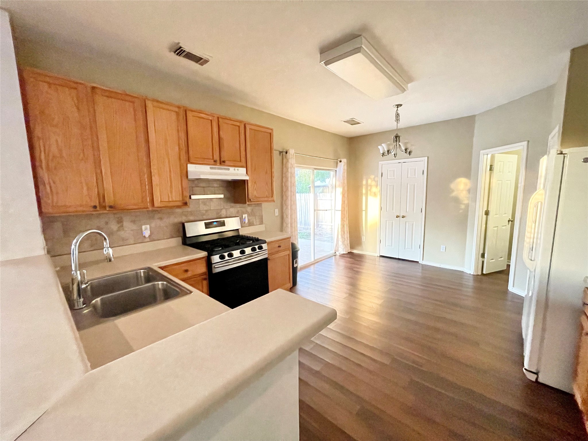 3226 Raging River Drive Austin, TX 78728 - Photo 4 of 18