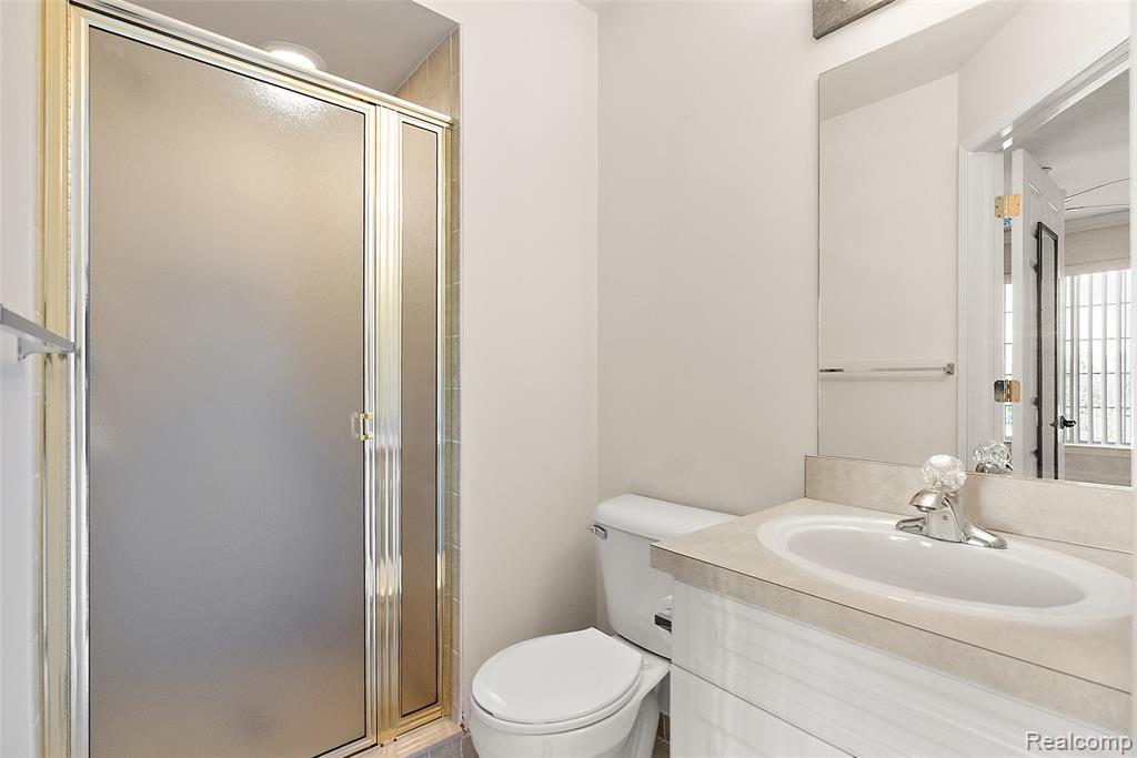 13 North Squirrel Road Auburn Hills, MI 48326 - Photo 45 of 63