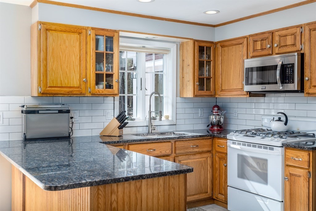 371 Sterling Road Holden, MA 01522 - Photo 11 of 41