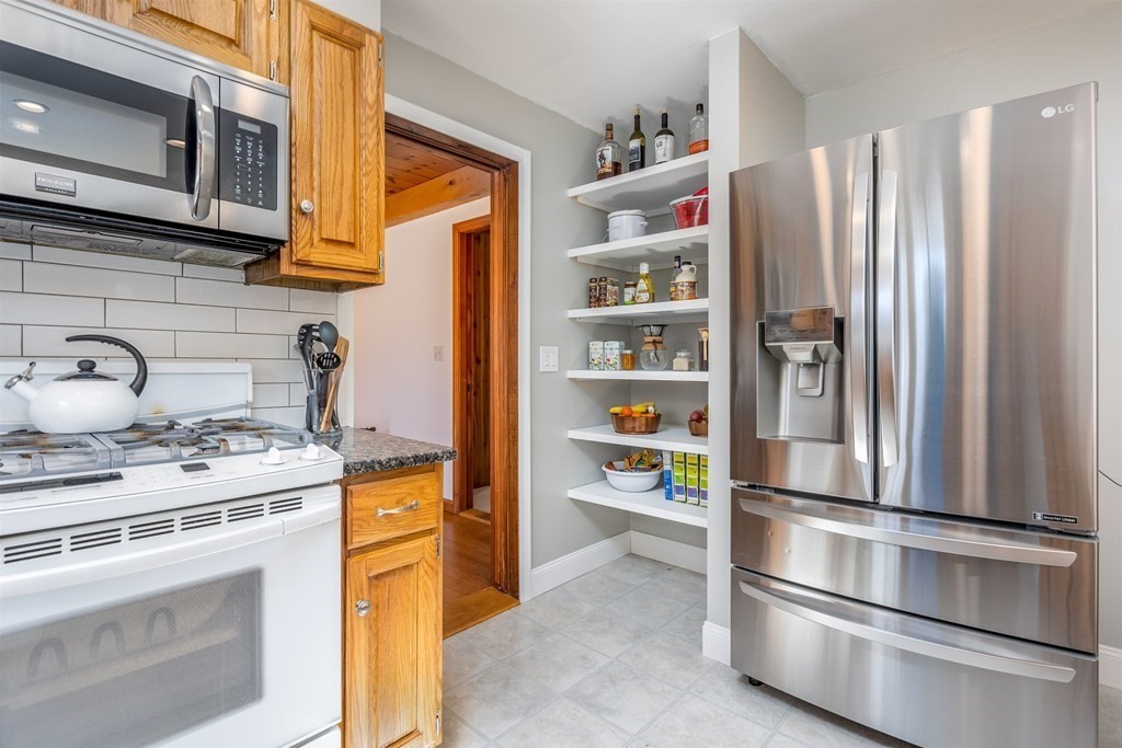 371 Sterling Road Holden, MA 01522 - Photo 14 of 41