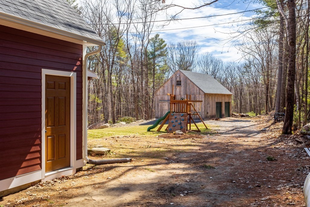 371 Sterling Road Holden, MA 01522 - Photo 33 of 41