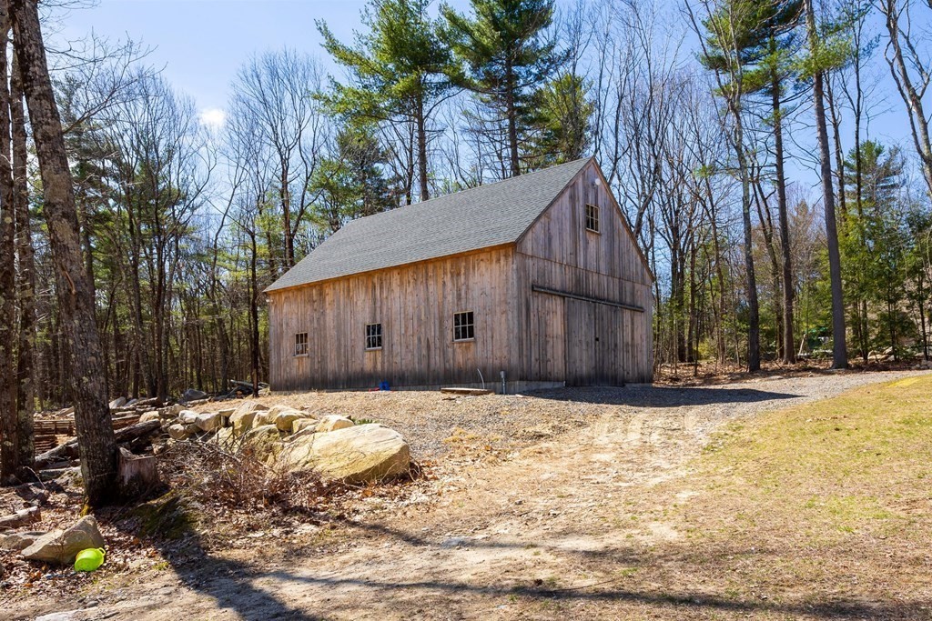 371 Sterling Road Holden, MA 01522 - Photo 34 of 41