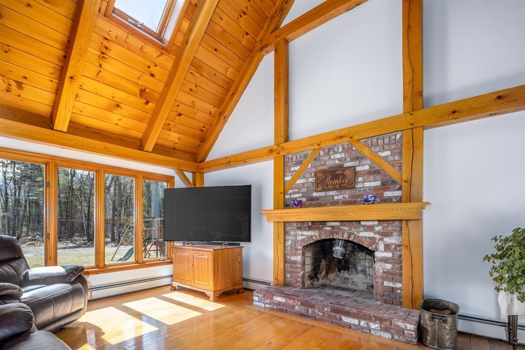 371 Sterling Road Holden, MA 01522 - Photo 6 of 41