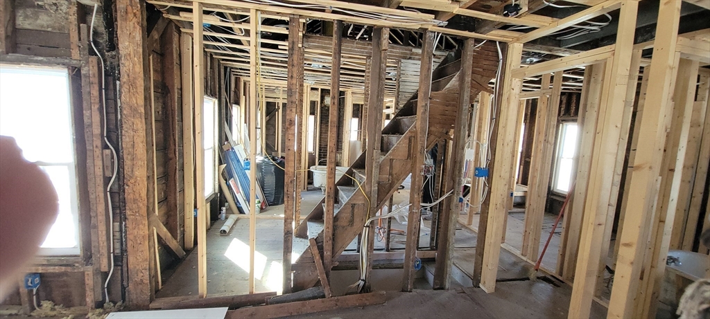 97 Elm Street Amesbury, MA 01913 - Photo 15 of 19 Gallery Image 15