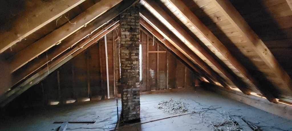 97 Elm Street Amesbury, MA 01913 - Photo 17 of 19 Gallery Image 17
