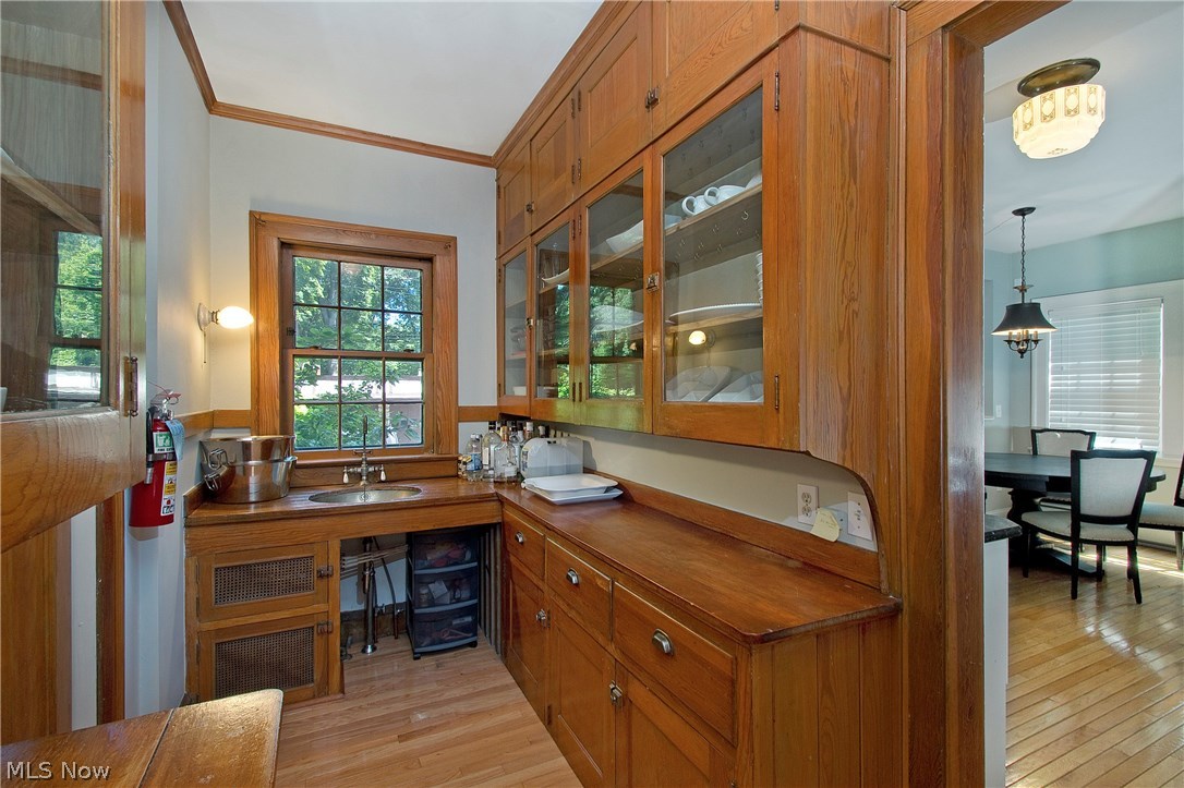 2677 Berkshire Road Cleveland, OH 44106 - Photo 16 of 35