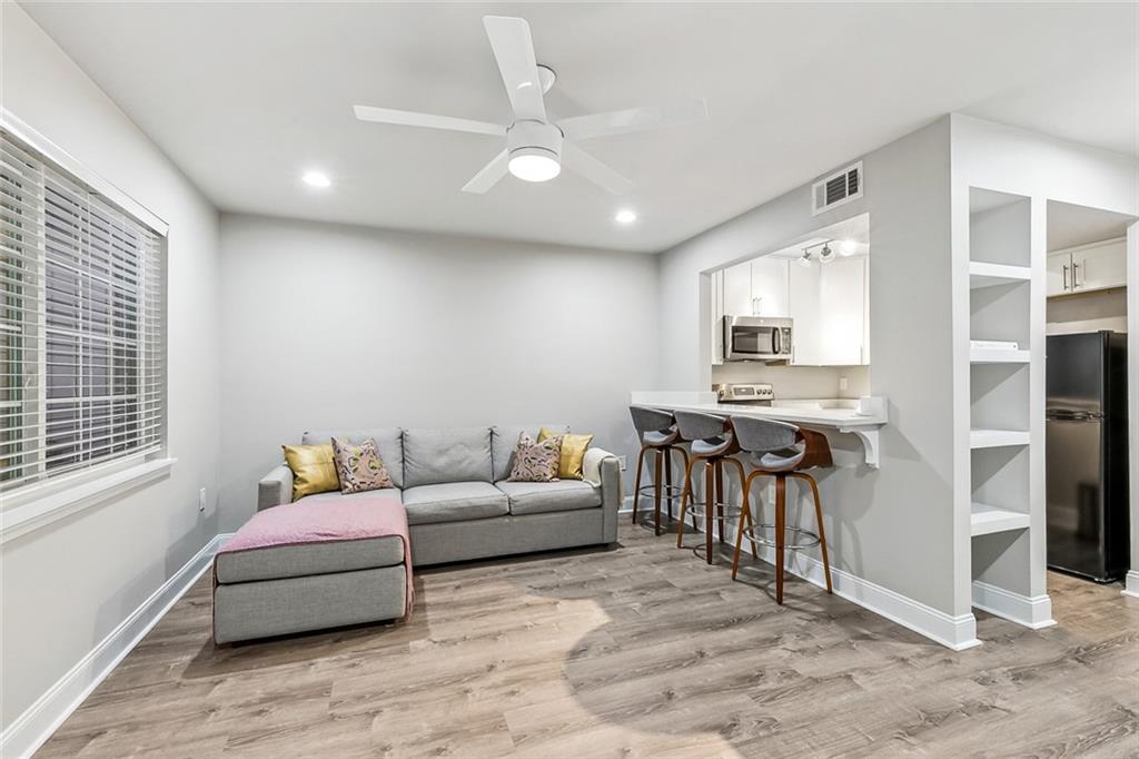 1765 Coliseum Street, Unit 211 New Orleans, LA 70130 - Photo 3 of 8
