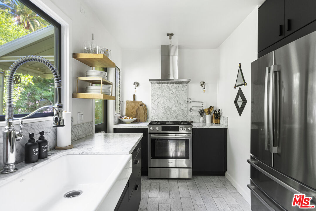 246 Robinson Road Pasadena, CA 91104 - Photo 14 of 43