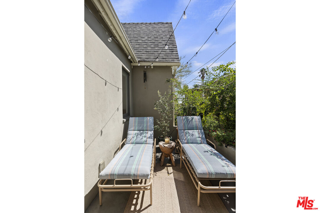 246 Robinson Road Pasadena, CA 91104 - Photo 25 of 43 a view of a patio with wooden floor