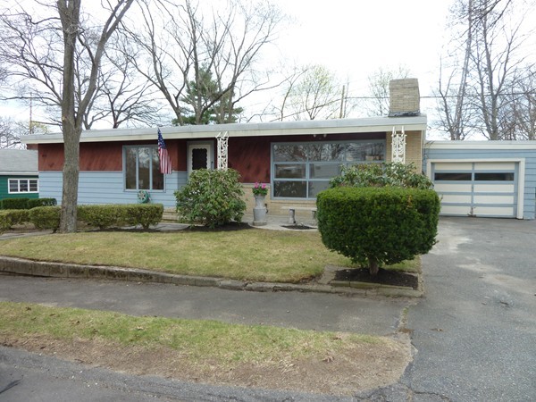 8 Gallo Road Lynn, MA 01904 - Photo 1 of 28 Gallery Image 1