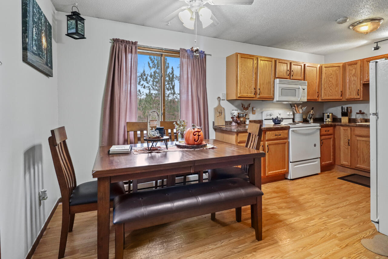 541 Bloom Road Lincoln, WI 54521 - Photo 6 of 25 Kitchen/Dining Area