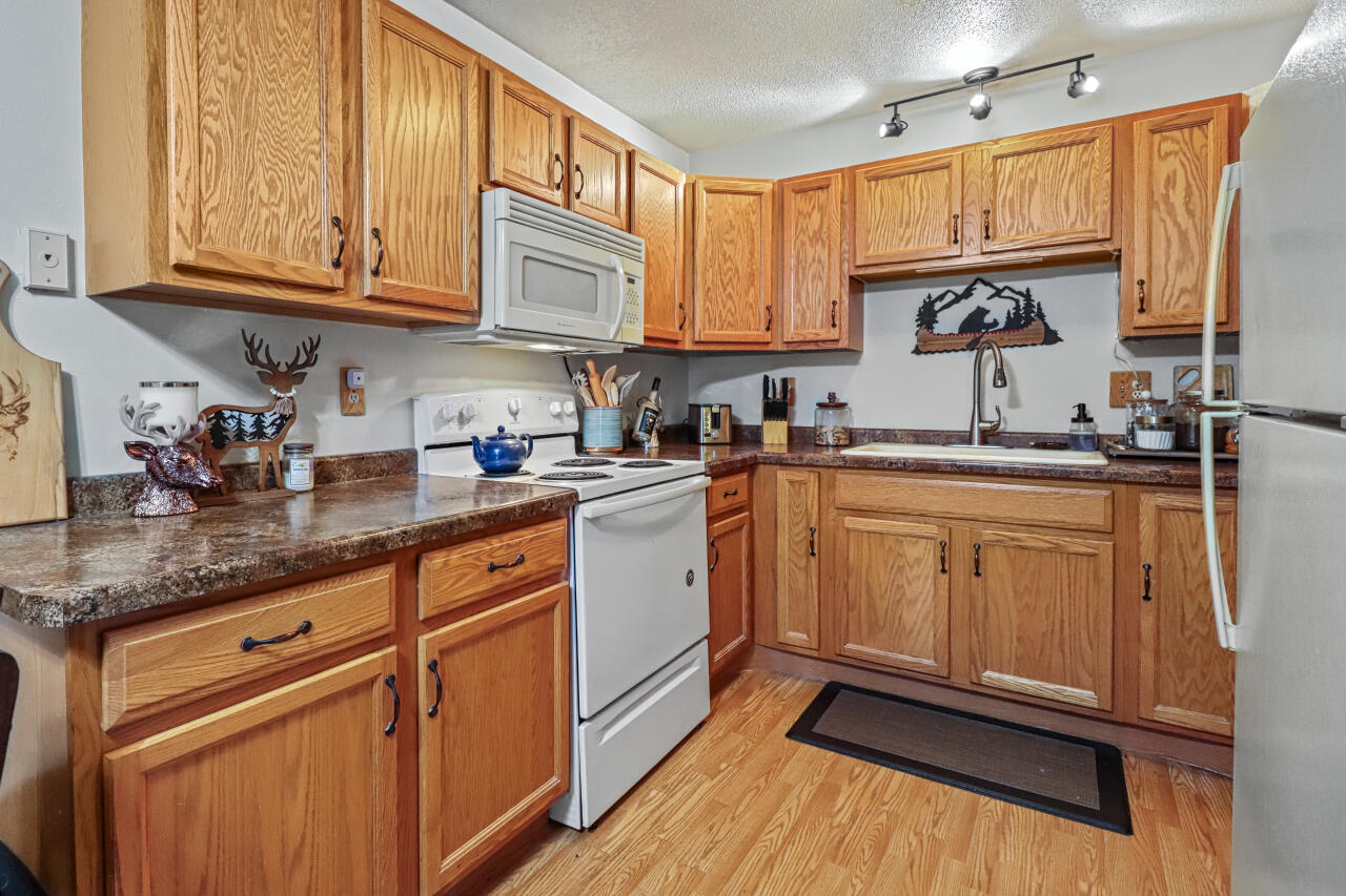541 Bloom Road Lincoln, WI 54521 - Photo 7 of 25 Kitchen
