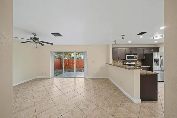$3,250 | 5789 Woodland Point Drive, Tamarac, FL 33319