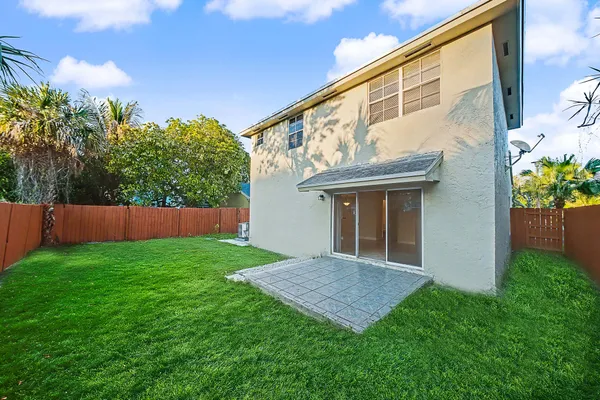 $3,250 | 5789 Woodland Point Drive, Tamarac, FL 33319