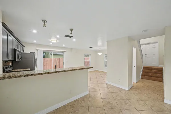 $3,250 | 5789 Woodland Point Drive, Tamarac, FL 33319