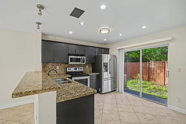 $3,250 | 5789 Woodland Point Drive, Tamarac, FL 33319