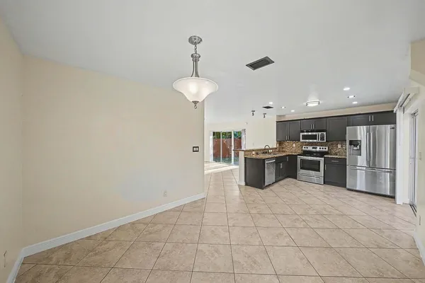 $3,250 | 5789 Woodland Point Drive, Tamarac, FL 33319