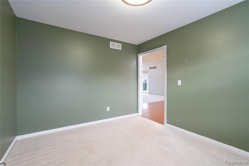 7977 Jeremy Road Belleville, MI 48111 - Photo 16 of 40
