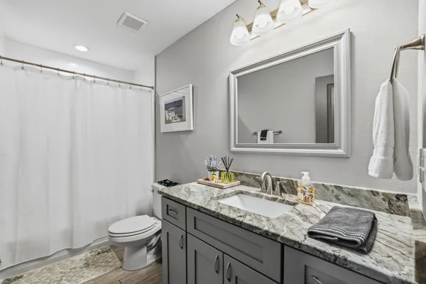 $4,000 | 1241 North Bronough Street, Tallahassee, FL 32303