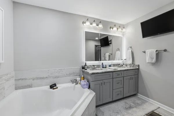 $4,000 | 1241 North Bronough Street, Tallahassee, FL 32303