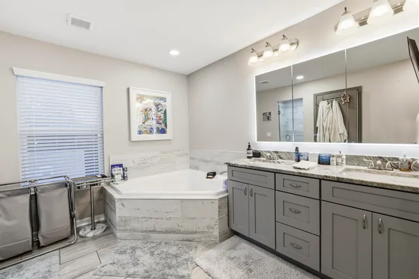 $4,000 | 1241 North Bronough Street, Tallahassee, FL 32303