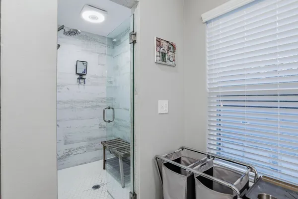 $4,000 | 1241 North Bronough Street, Tallahassee, FL 32303