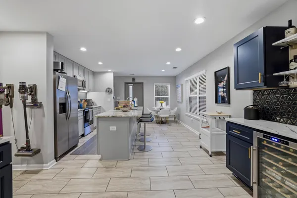 $4,000 | 1241 North Bronough Street, Tallahassee, FL 32303