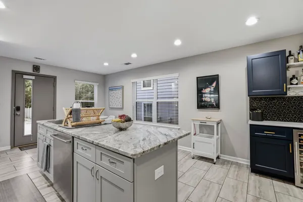 $4,000 | 1241 North Bronough Street, Tallahassee, FL 32303