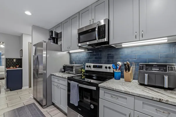 $4,000 | 1241 North Bronough Street, Tallahassee, FL 32303