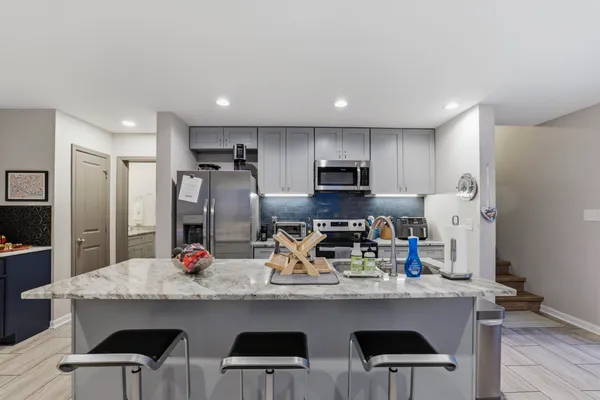 $4,000 | 1241 North Bronough Street, Tallahassee, FL 32303