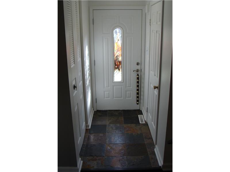 343 Quail Run Road, Unit 28B Venetia, PA 15367 - Photo 6 of 13 Entry/Foyer.