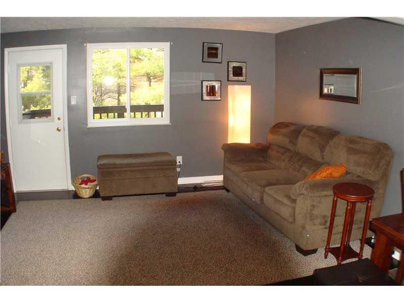 343 Quail Run Road, Unit 28B Venetia, PA 15367 - Photo 8 of 13 Living Room.