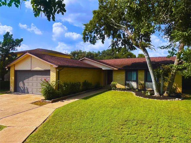 $279,900 | 13930 Old Village Lane, Sugar Land, TX 77498