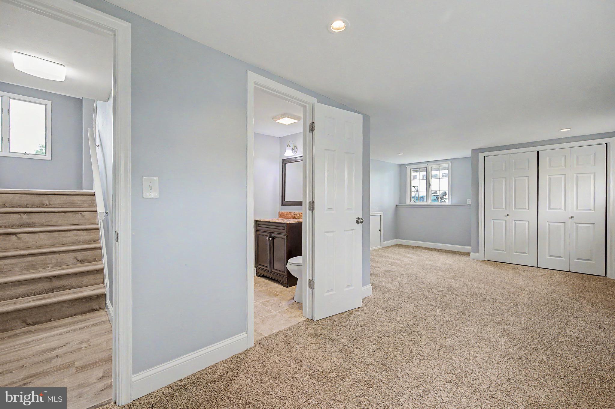16 Malvern Road Newark, DE 19713 - Photo 23 of 35 an empty room with windows and bathroom