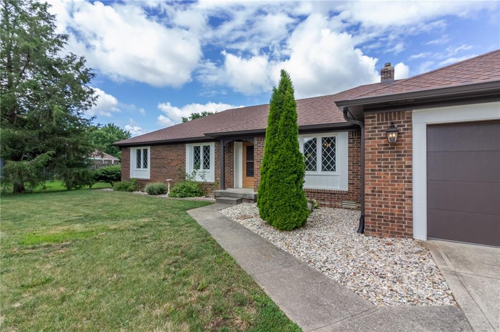 620 Jackson Road Greenwood, IN 46142 - Photo 2 of 26 Gallery Image 2