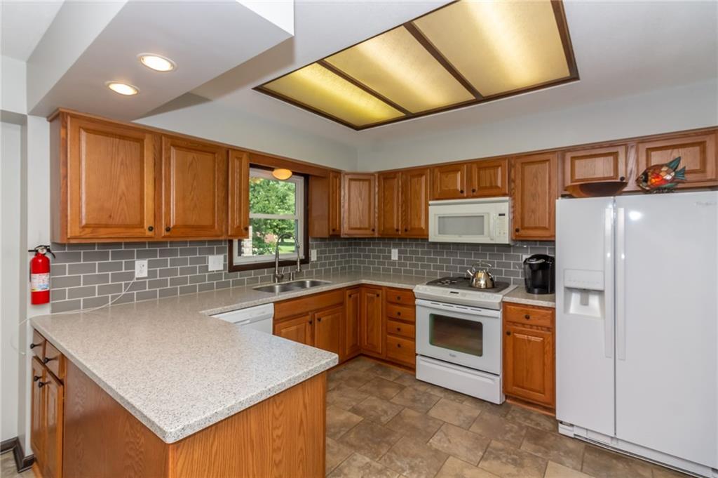 620 Jackson Road Greenwood, IN 46142 - Photo 9 of 26 Gallery Image 9