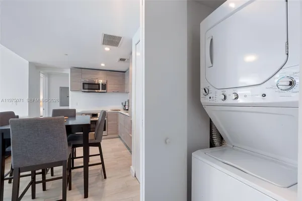 $3,300 | 1300 South Miami Avenue, Unit 2807, Miami, FL 33130