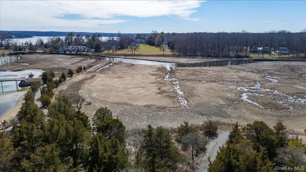 $2,995,000 | 224 Centre Island Road, Centre Island, NY 11771