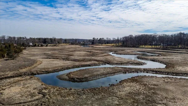 $2,995,000 | 224 Centre Island Road, Centre Island, NY 11771