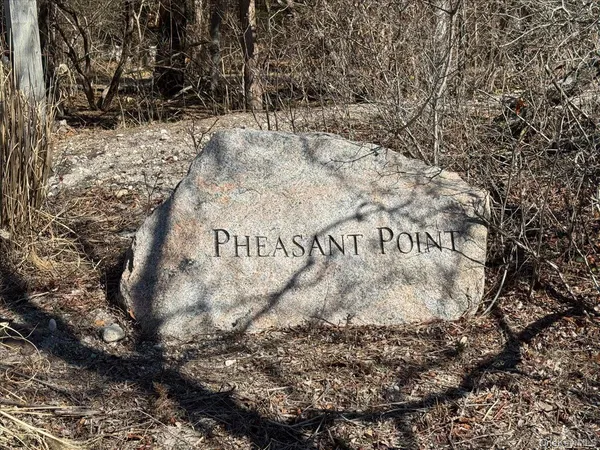 $2,995,000 | 224 Centre Island Road, Centre Island, NY 11771