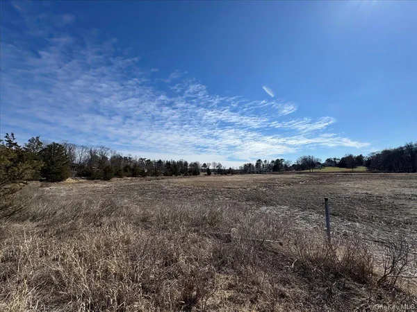 $2,995,000 | 224 Centre Island Road, Centre Island, NY 11771