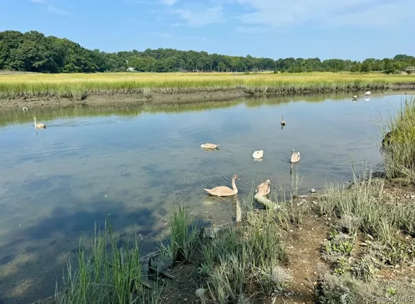 $2,995,000 | 224 Centre Island Road, Centre Island, NY 11771