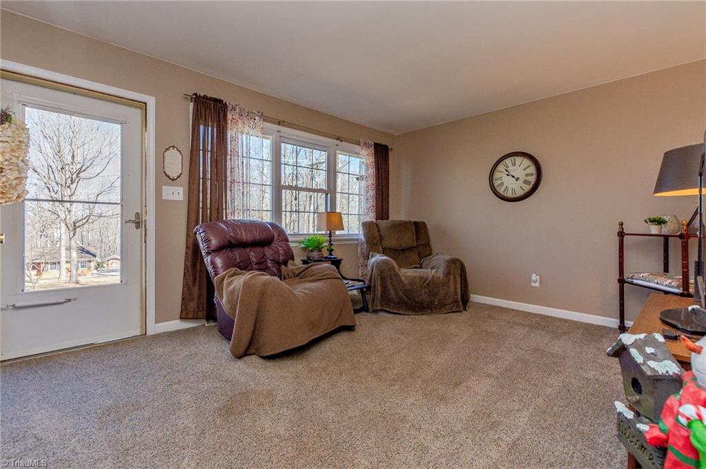 685 Inwood Road Asheboro, NC 27205 - Photo 3 of 31 Gallery Image 3