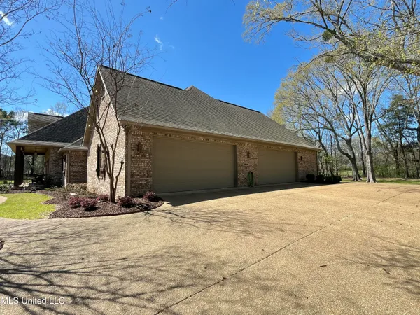 $599,000 | 210 White Street, Florence, MS 39073