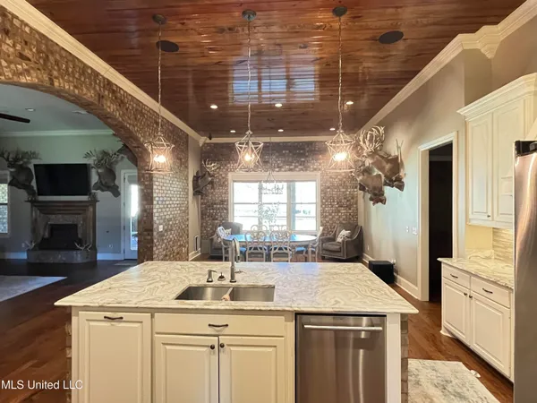 $599,000 | 210 White Street, Florence, MS 39073